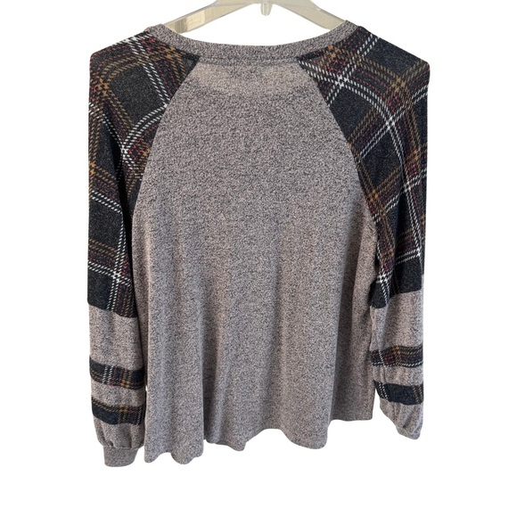 Maurice’s Plaid Sleeve Gray Sweater - Picture 5 of 8